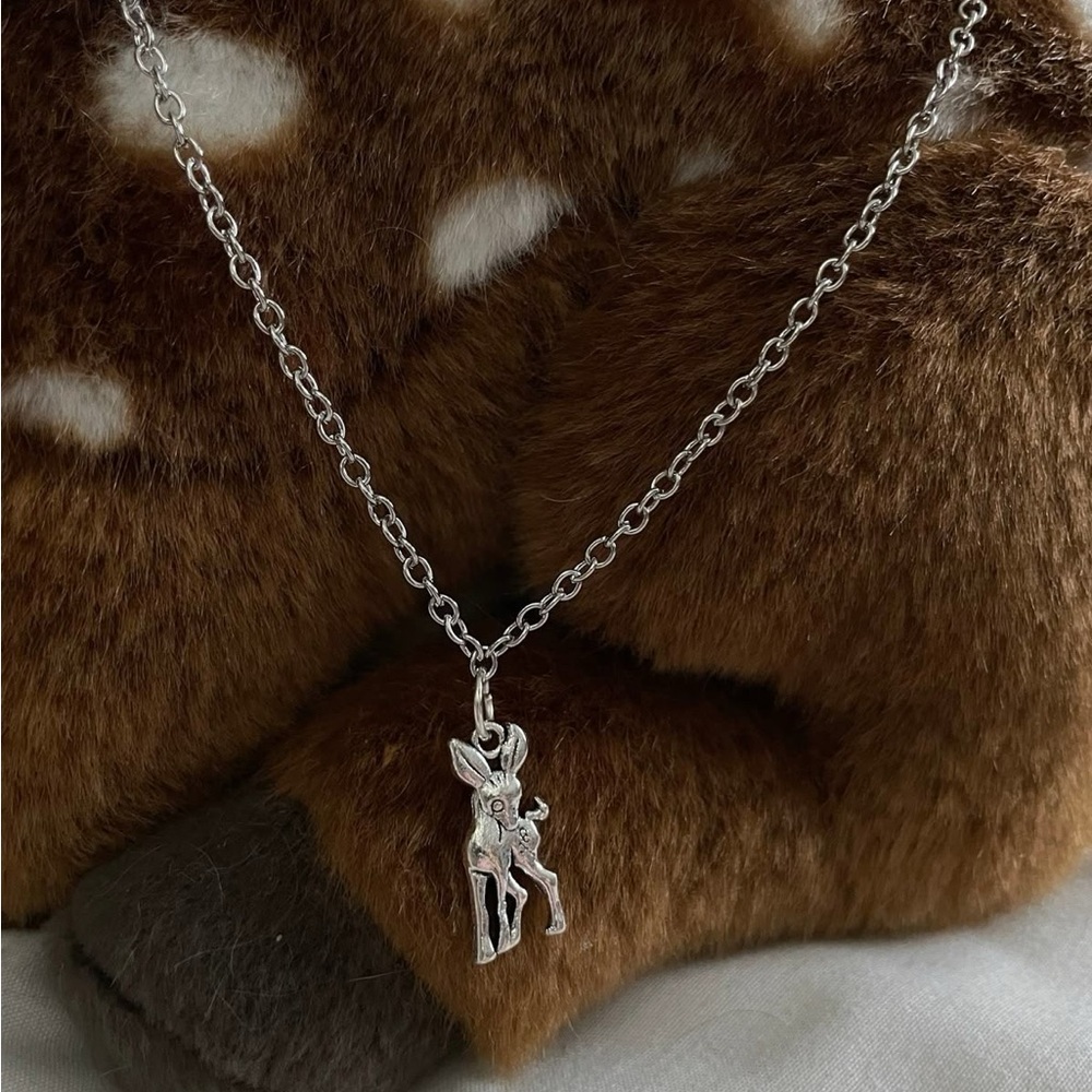 🩶silver🩶✨deer necklace